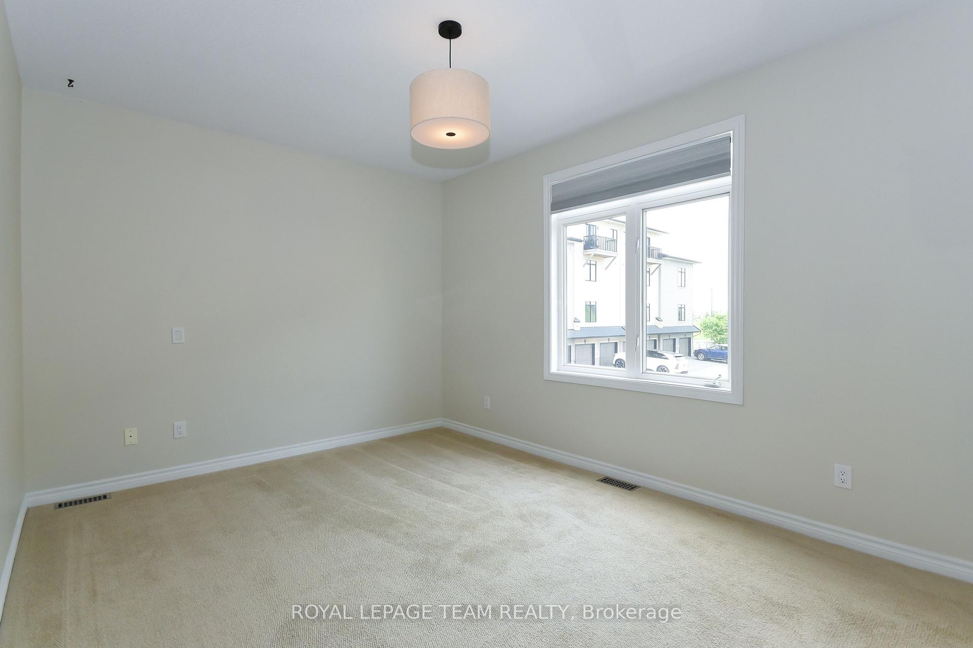Photo 3 of 200 Pembina Private, Ottawa, Riverside South/Gloucester Glen — HOMEH