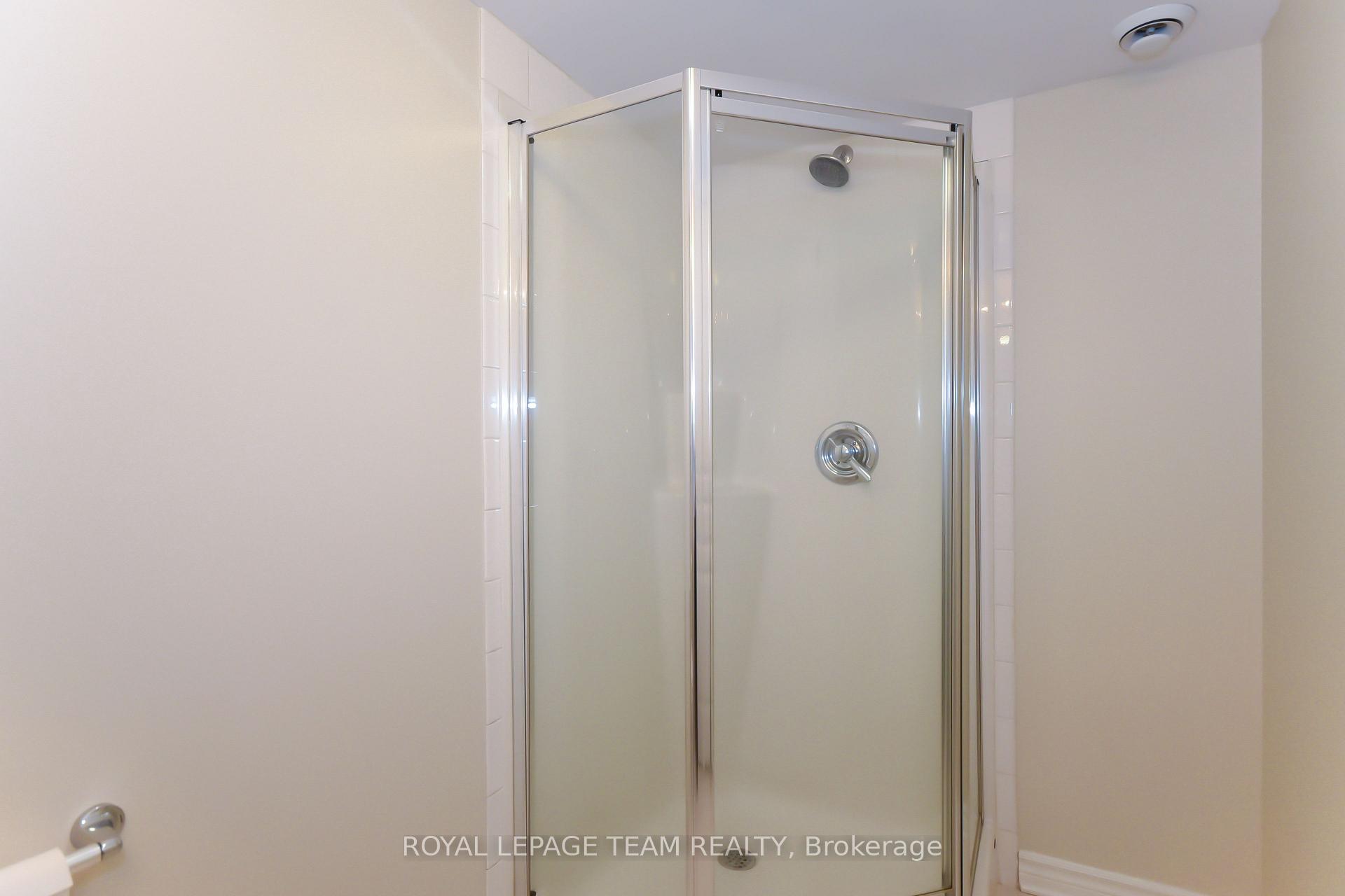 Photo 19 of 200 Pembina Private, Ottawa, Riverside South/Gloucester Glen — HOMEH