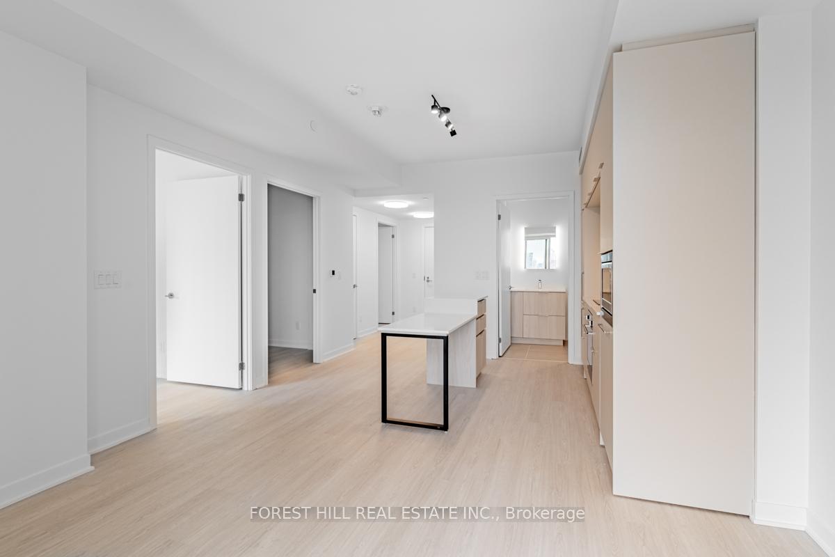 Photo 6 of Unit 704, 185 Alberta Avenue, Toronto, Oakwood Village — HOMEH