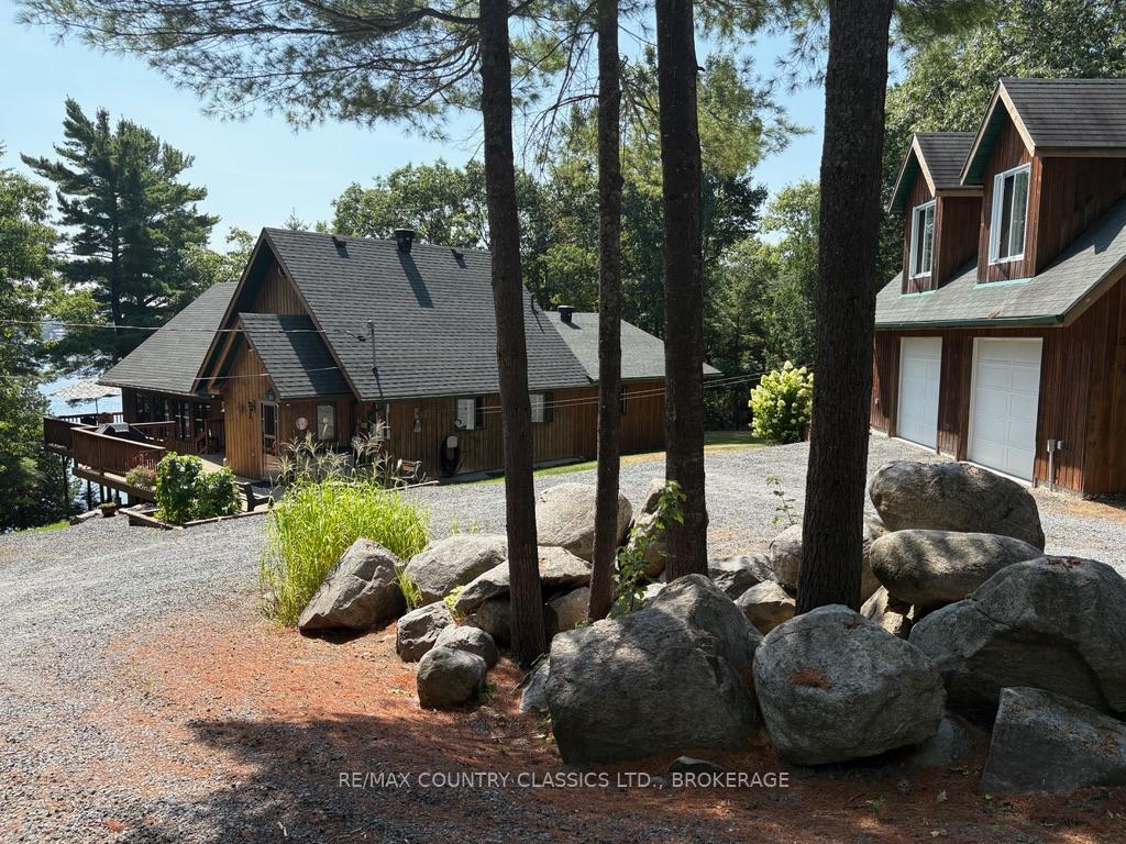 Front of 1200 South Pinnacle Point Lane