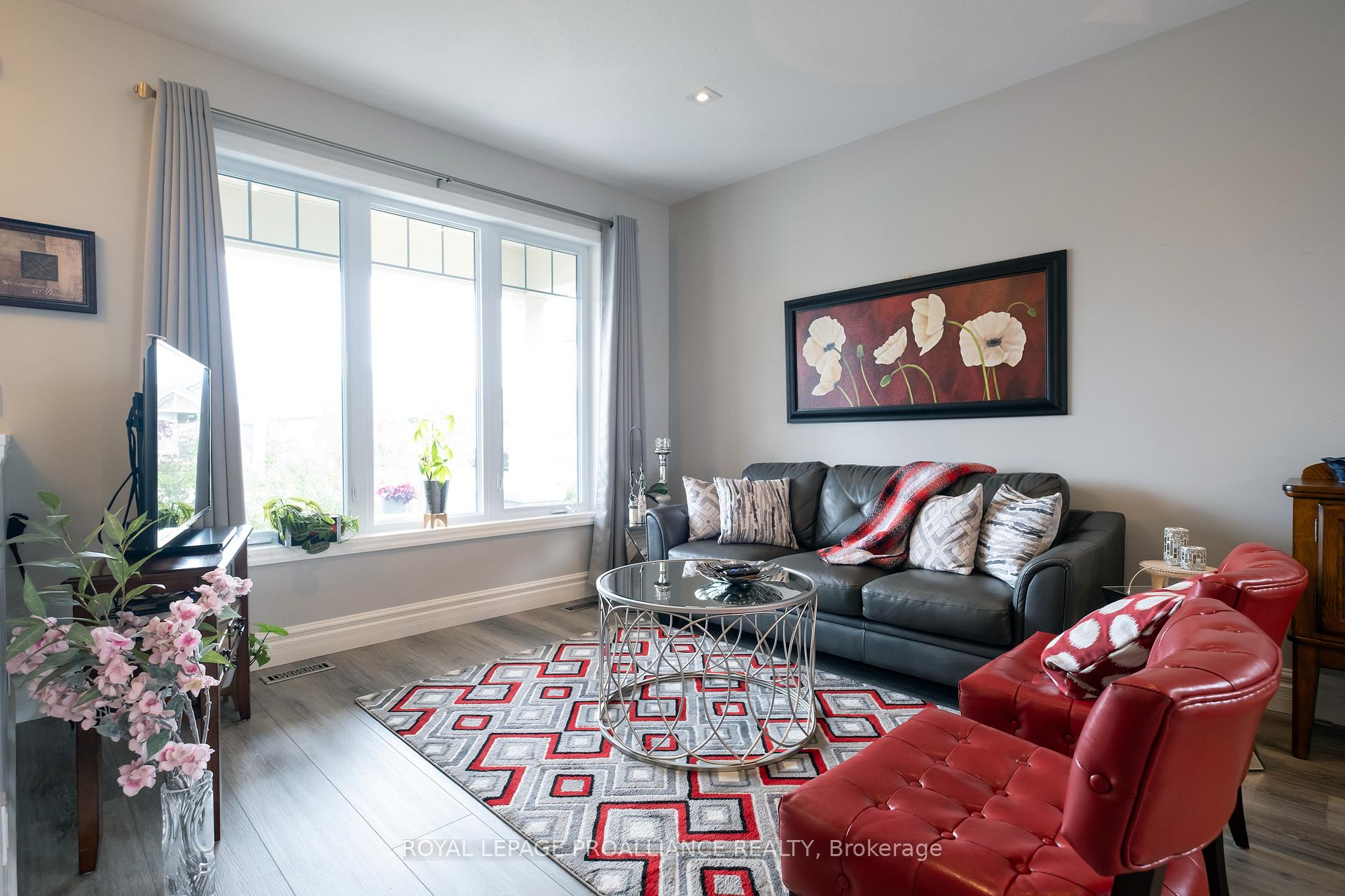 Photo 10 of 52 Tessa Boulevard E, Belleville, Belleville Ward — HOMEH