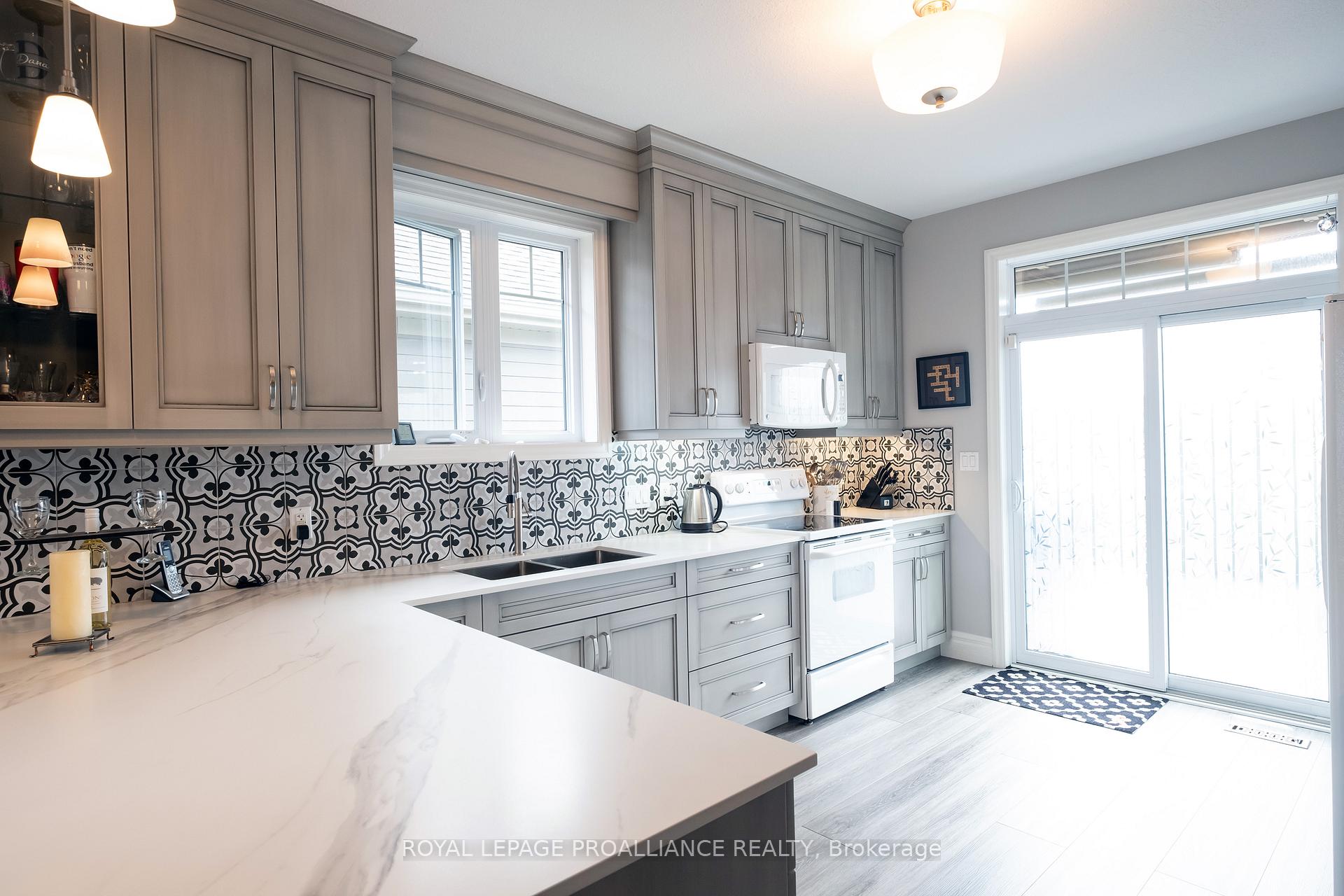 Photo 16 of 52 Tessa Boulevard E, Belleville, Belleville Ward — HOMEH