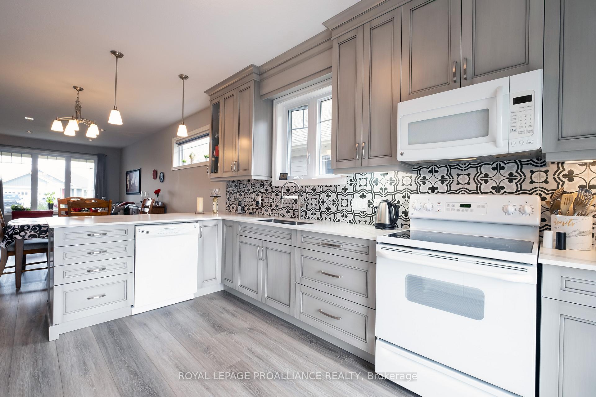 Photo 19 of 52 Tessa Boulevard E, Belleville, Belleville Ward — HOMEH