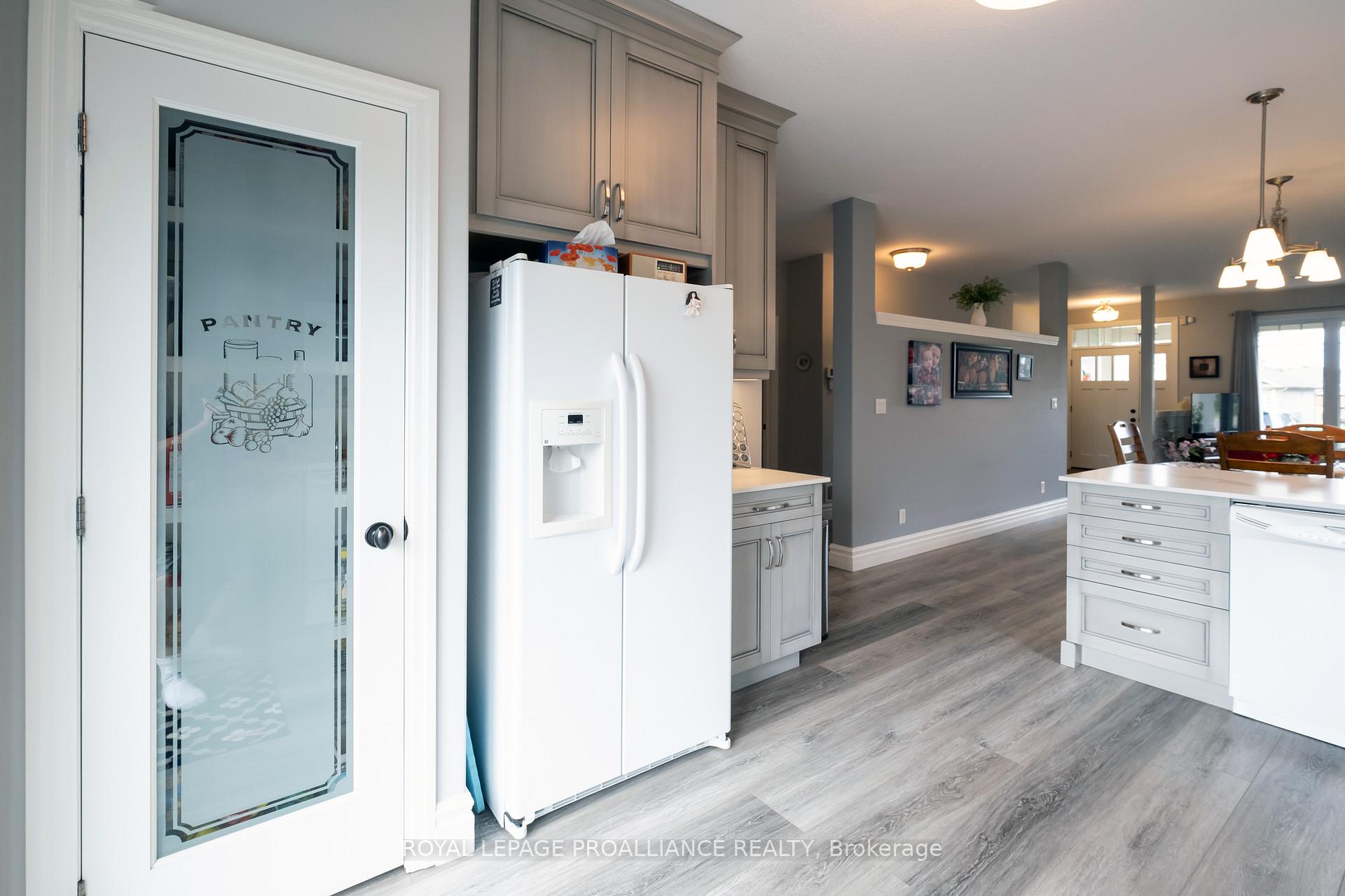 Photo 20 of 52 Tessa Boulevard E, Belleville, Belleville Ward — HOMEH