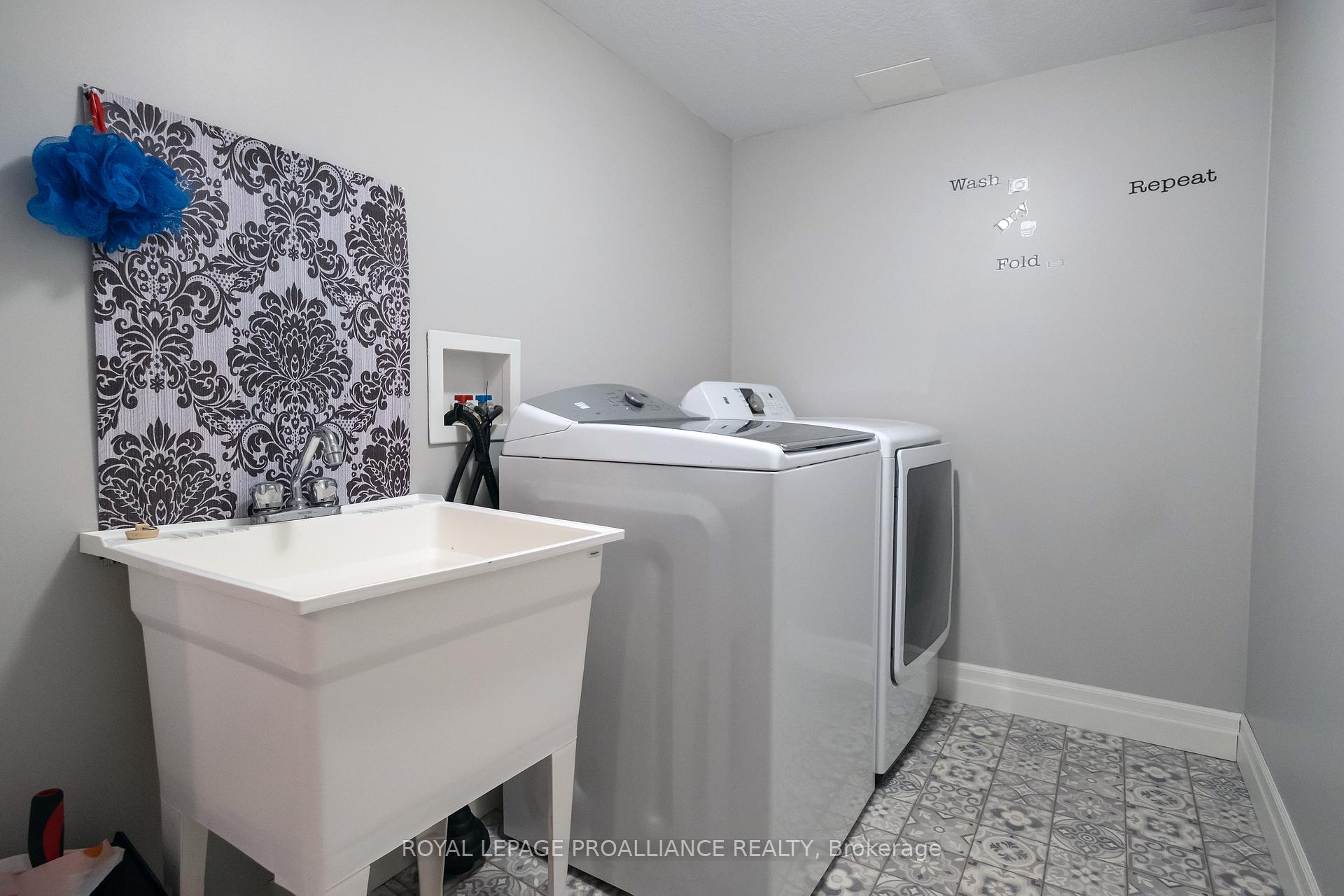 Photo 31 of 52 Tessa Boulevard E, Belleville, Belleville Ward — HOMEH