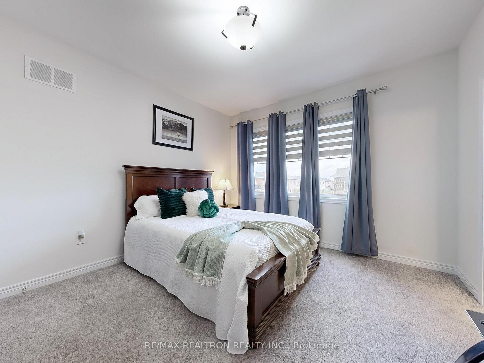 Photo 17 of 2 Auckland Drive, Whitby, Rural Whitby — HOMEH