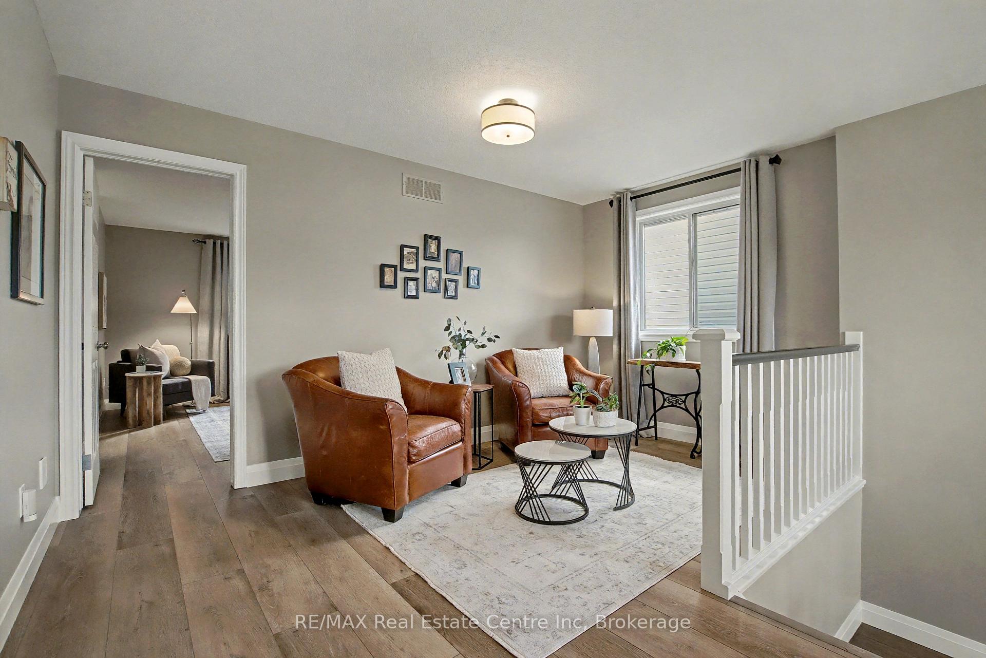 Photo 15 of 28 Irving Crescent, Guelph, Clairfields/Hanlon Business Park — HOMEH