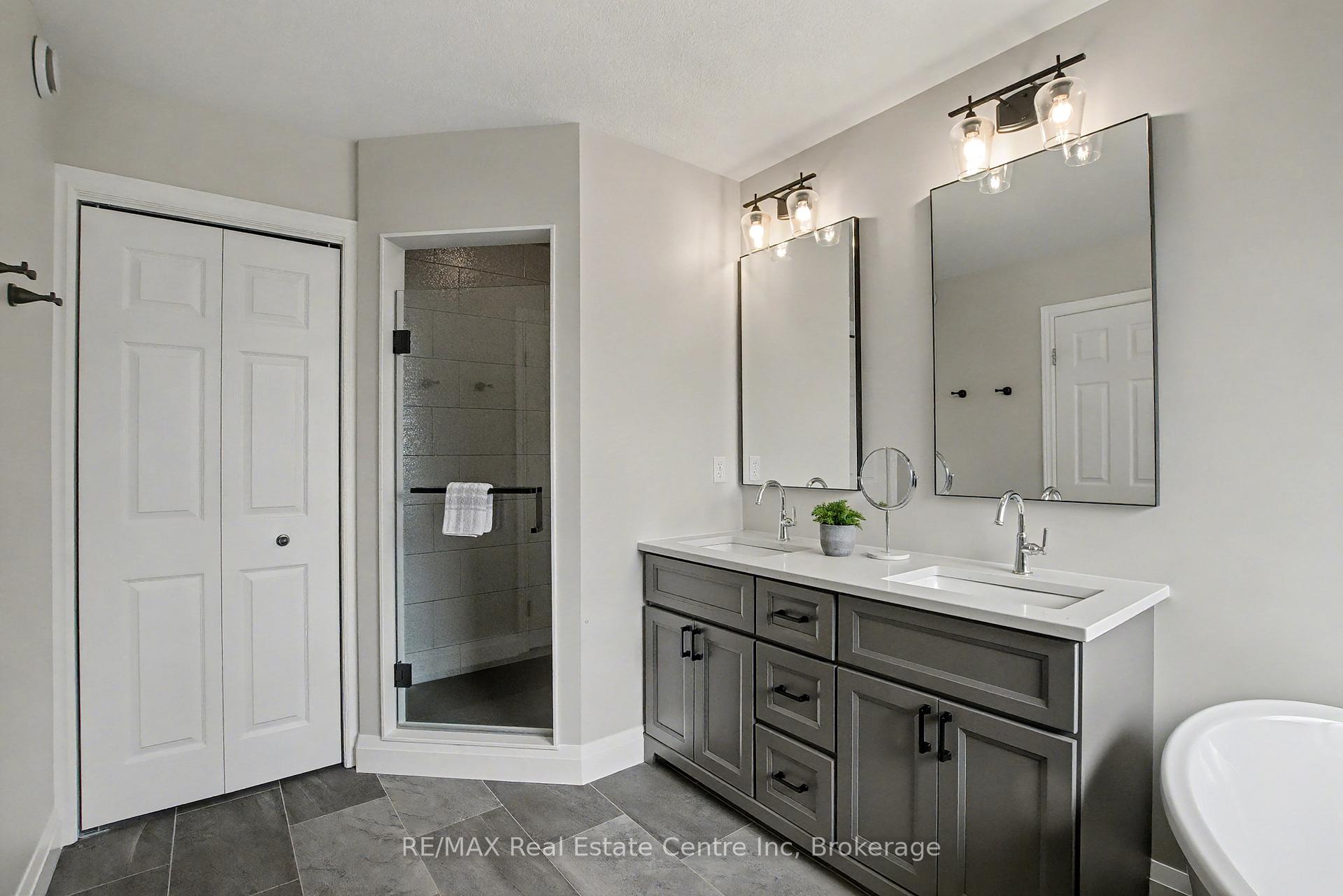 Photo 19 of 28 Irving Crescent, Guelph, Clairfields/Hanlon Business Park — HOMEH