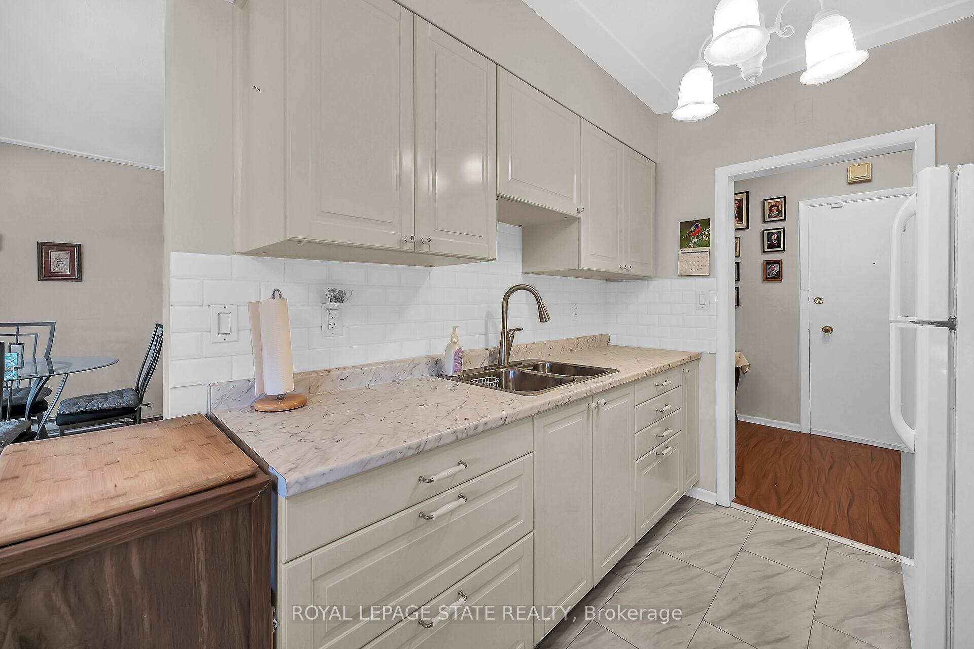 Photo 10 of Unit 208, 11 Woodman Drive S, Hamilton, Greenford — HOMEH