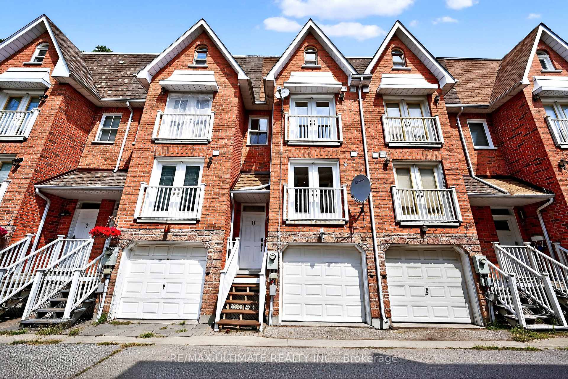 Photo 1 of 11 Eby Way, Markham, Old Markham Village — HOMEH