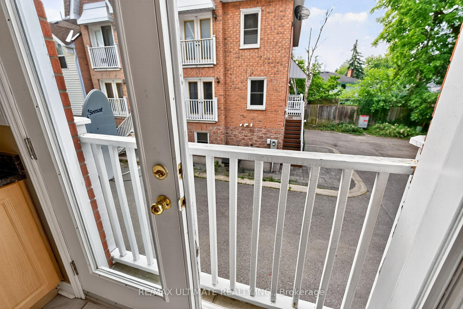 Photo 14 of 11 Eby Way, Markham, Old Markham Village — HOMEH
