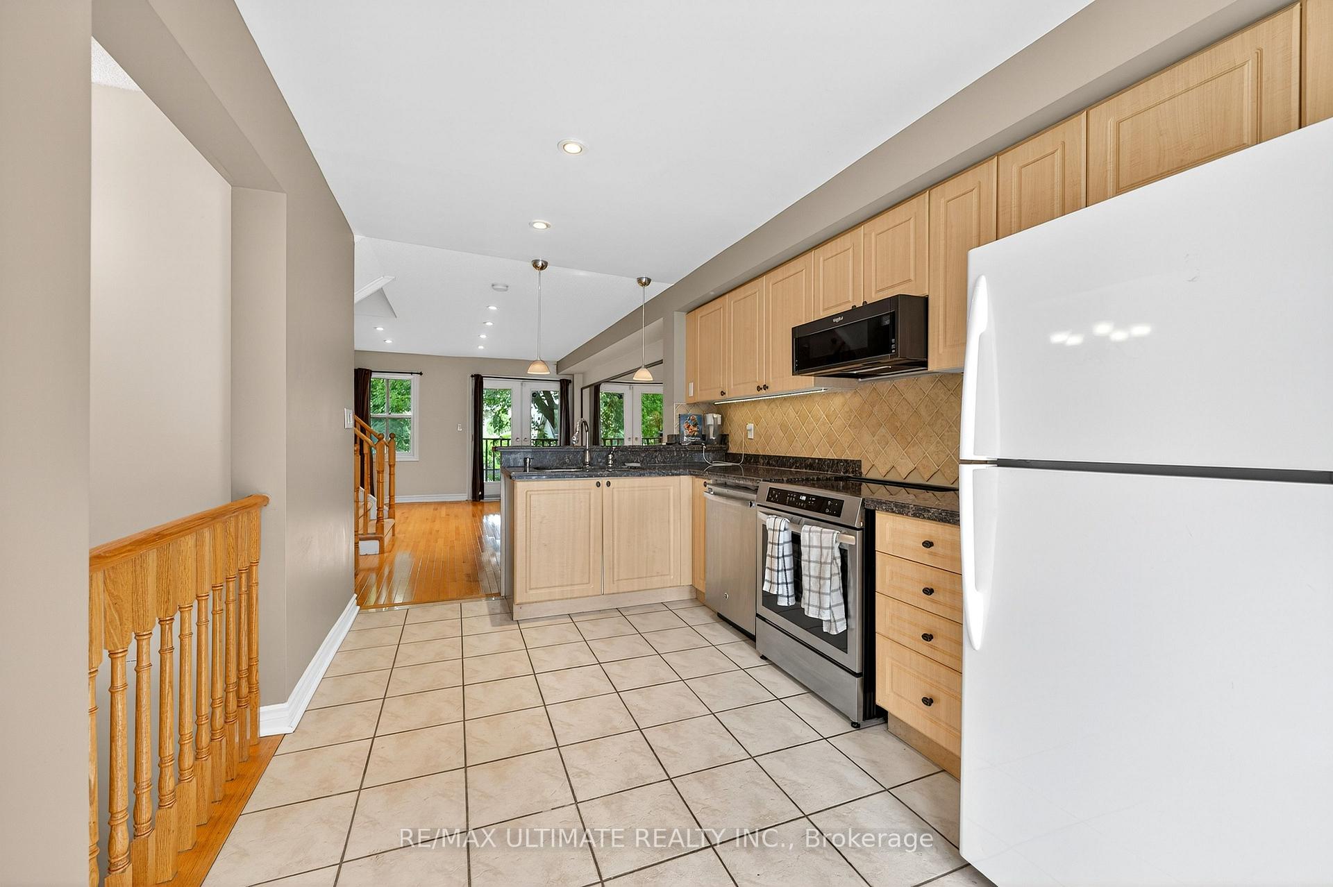 Photo 8 of 11 Eby Way, Markham, Old Markham Village — HOMEH