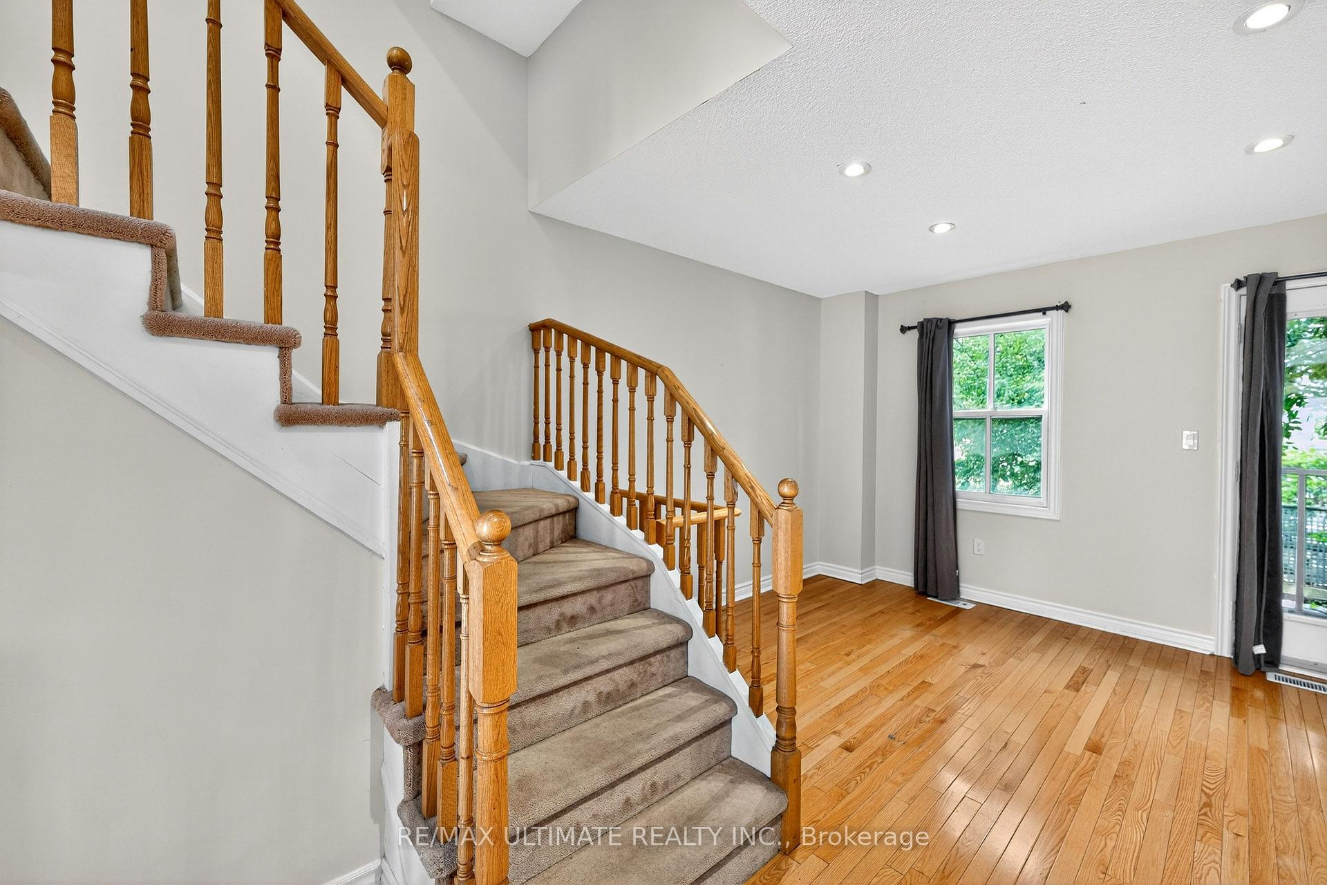 Photo 15 of 11 Eby Way, Markham, Old Markham Village — HOMEH