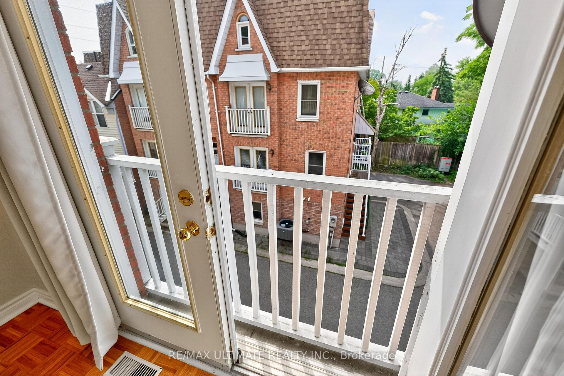 Photo 47 of 11 Eby Way, Markham, Old Markham Village — HOMEH