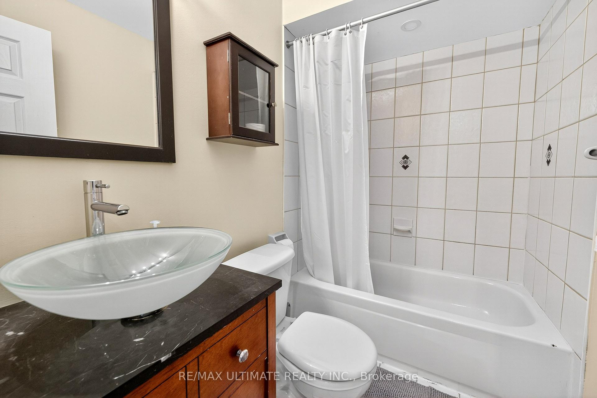 Photo 43 of 11 Eby Way, Markham, Old Markham Village — HOMEH
