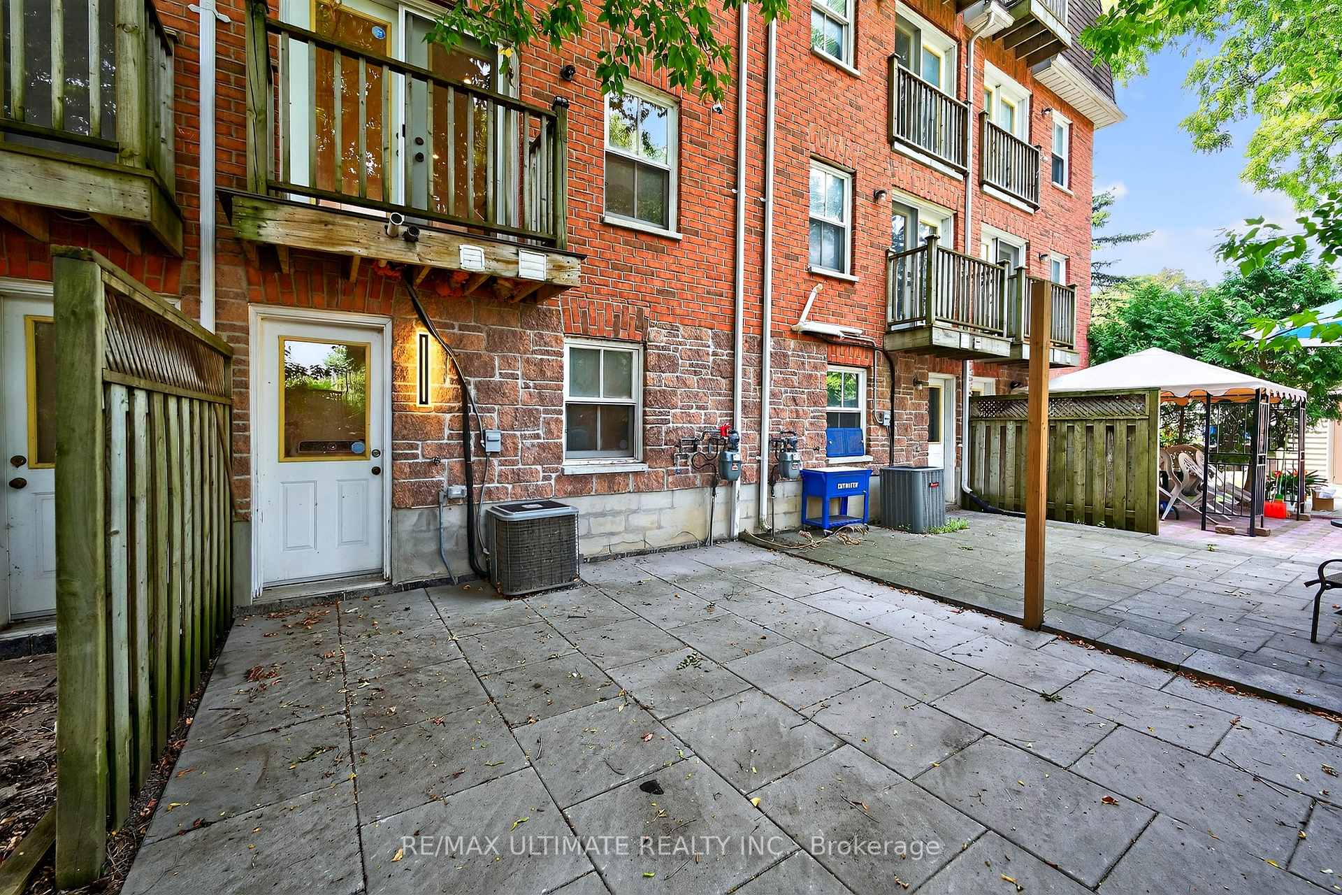 Photo 27 of 11 Eby Way, Markham, Old Markham Village — HOMEH