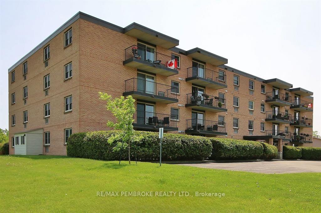 Front of Unit 408, 206 Woodward Street