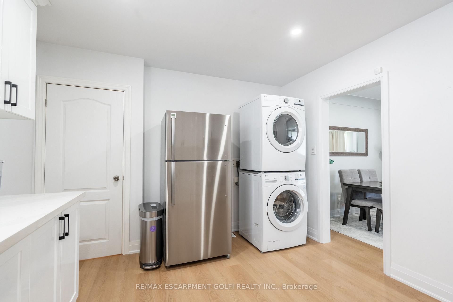 Photo 3 of Unit A, 10 Draper Drive, St. Catharines, Vine/Linwell — HOMEH
