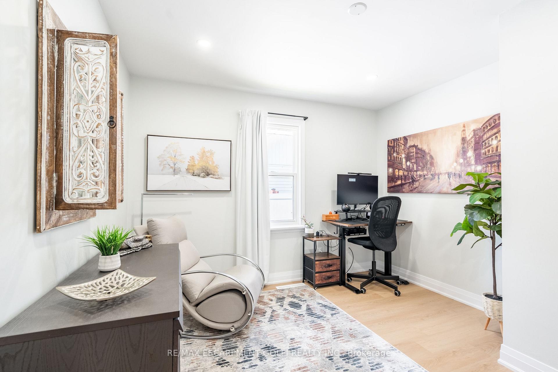 Photo 14 of Unit A, 10 Draper Drive, St. Catharines, Vine/Linwell — HOMEH