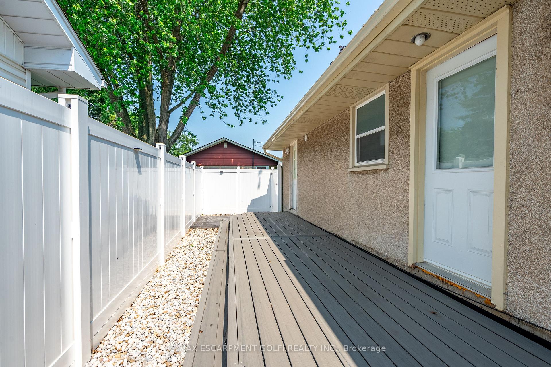 Photo 8 of Unit A, 10 Draper Drive, St. Catharines, Vine/Linwell — HOMEH