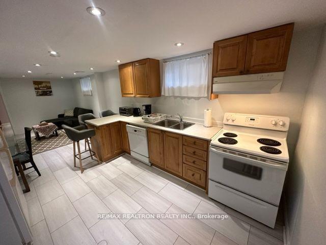 Photo 10 of Unit Bsmt, 21 Charnwood Place, Markham, Aileen-Willowbrook — HOMEH