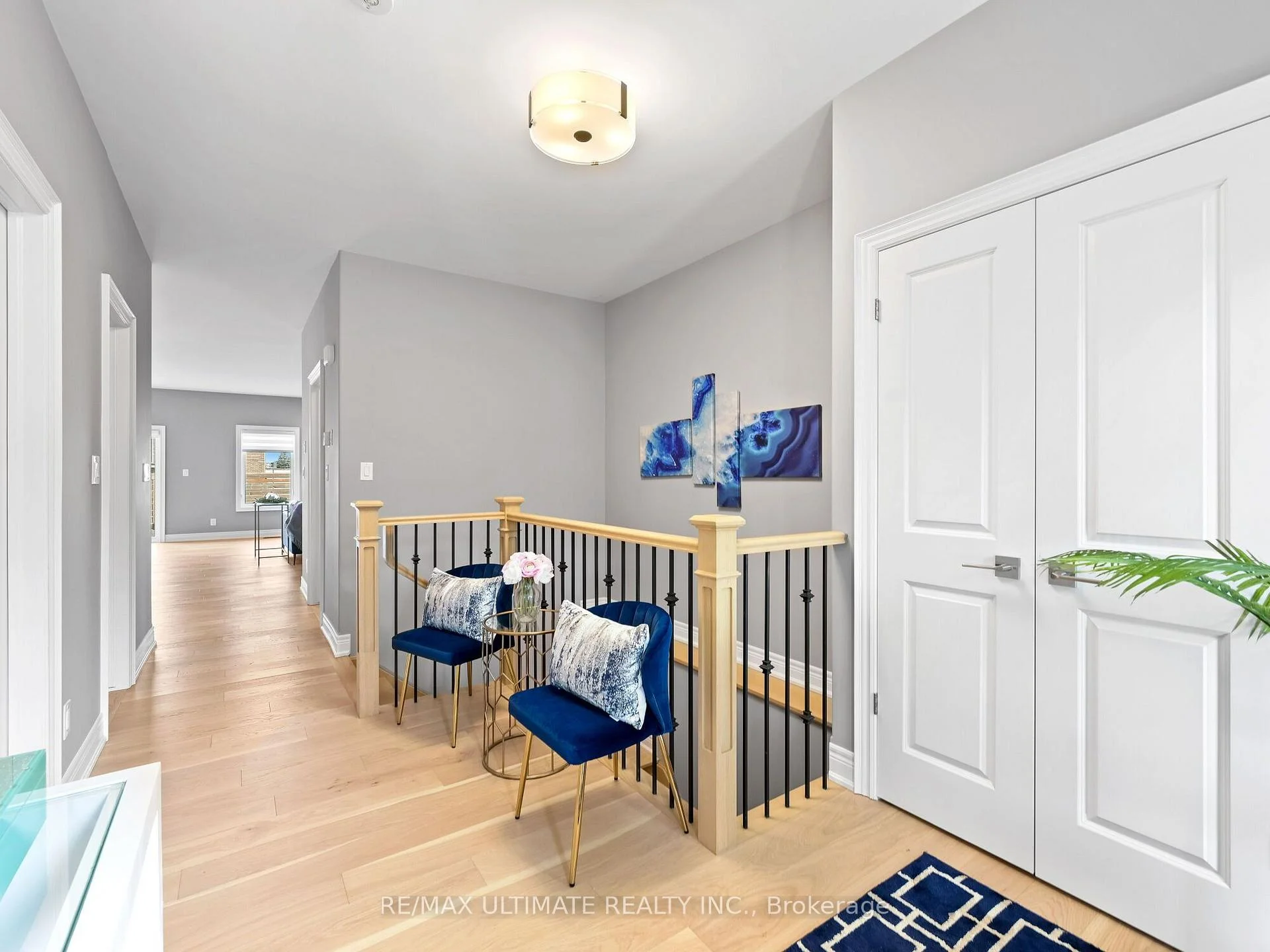 Photo of Unit 5, 4257 Montrose Road