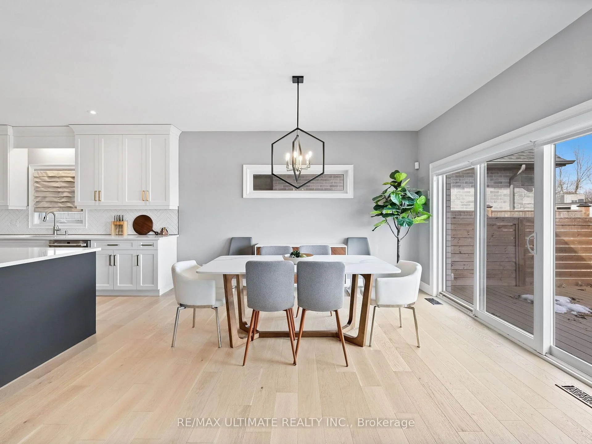 Photo 11 of Unit 4, 4257 Montrose Road, Niagara Falls, Ascot — HOMEH