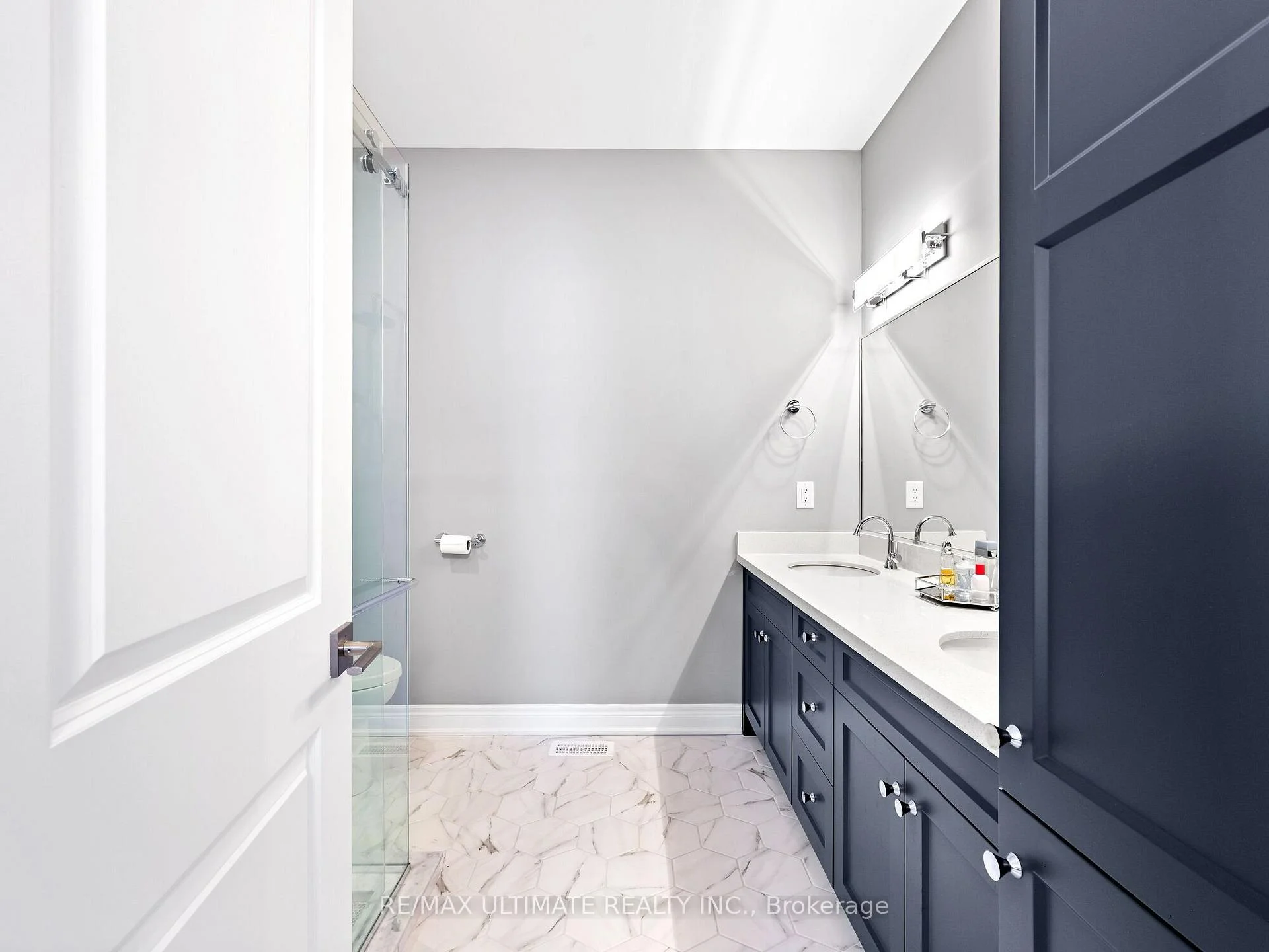 Photo 13 of Unit 4, 4257 Montrose Road, Niagara Falls, Ascot — HOMEH