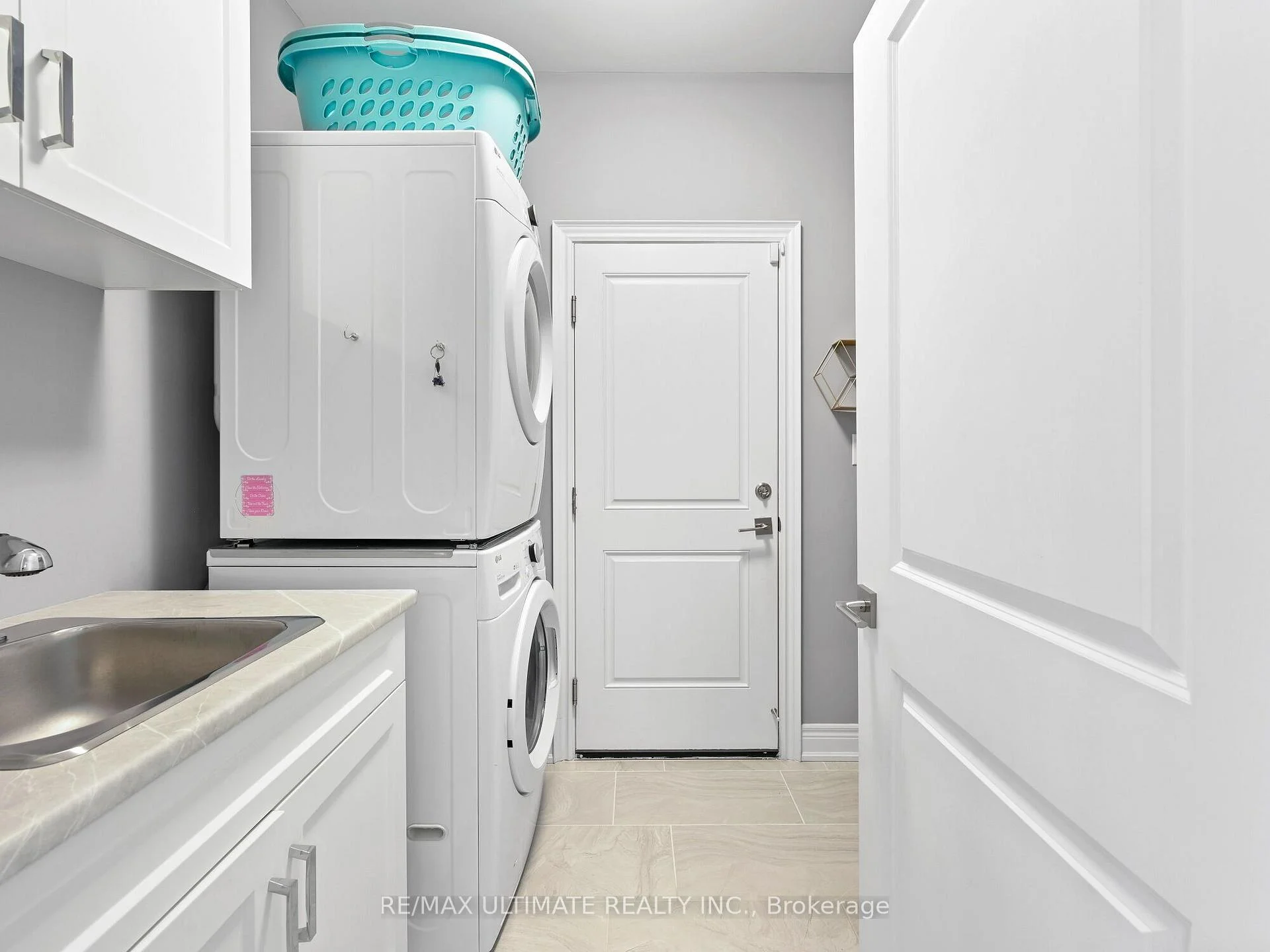 Photo 15 of Unit 4, 4257 Montrose Road, Niagara Falls, Ascot — HOMEH