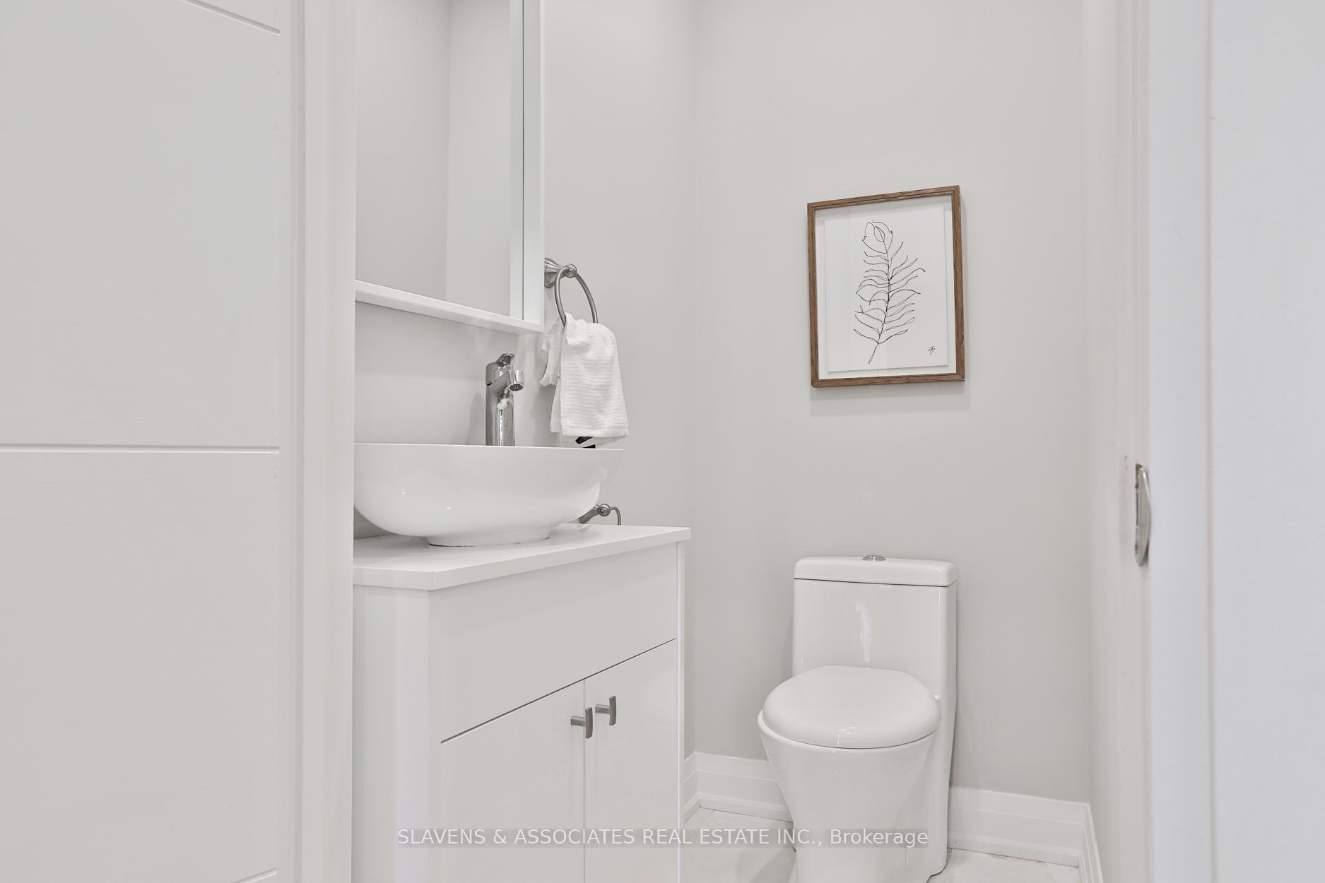Photo 15 of 52 Shields Avenue, Toronto, Lawrence Park South — HOMEH