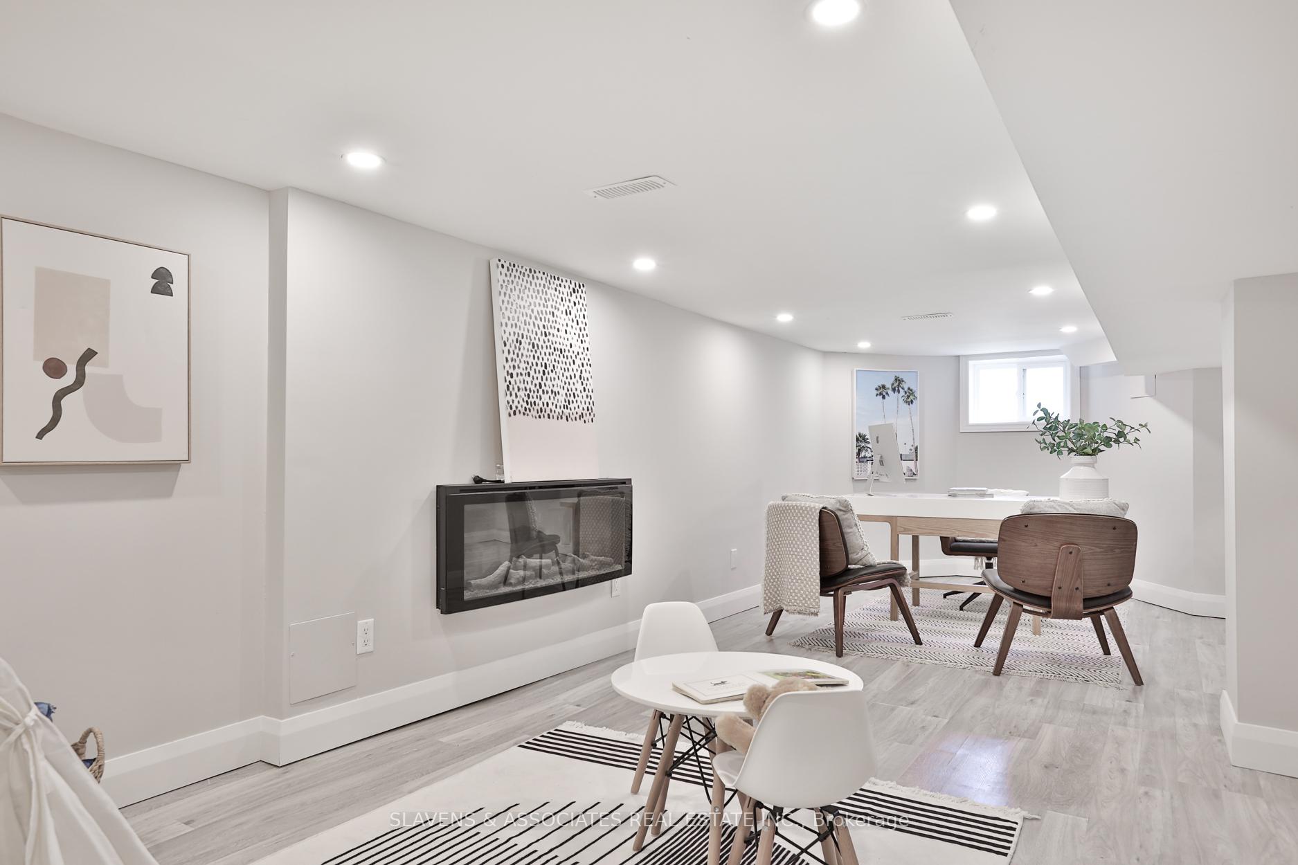 Photo 20 of 52 Shields Avenue, Toronto, Lawrence Park South — HOMEH
