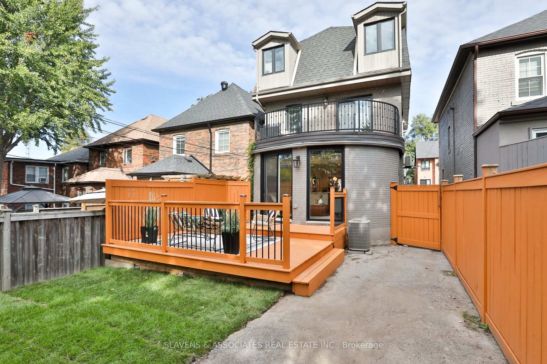 Photo 35 of 52 Shields Avenue, Toronto, Lawrence Park South — HOMEH