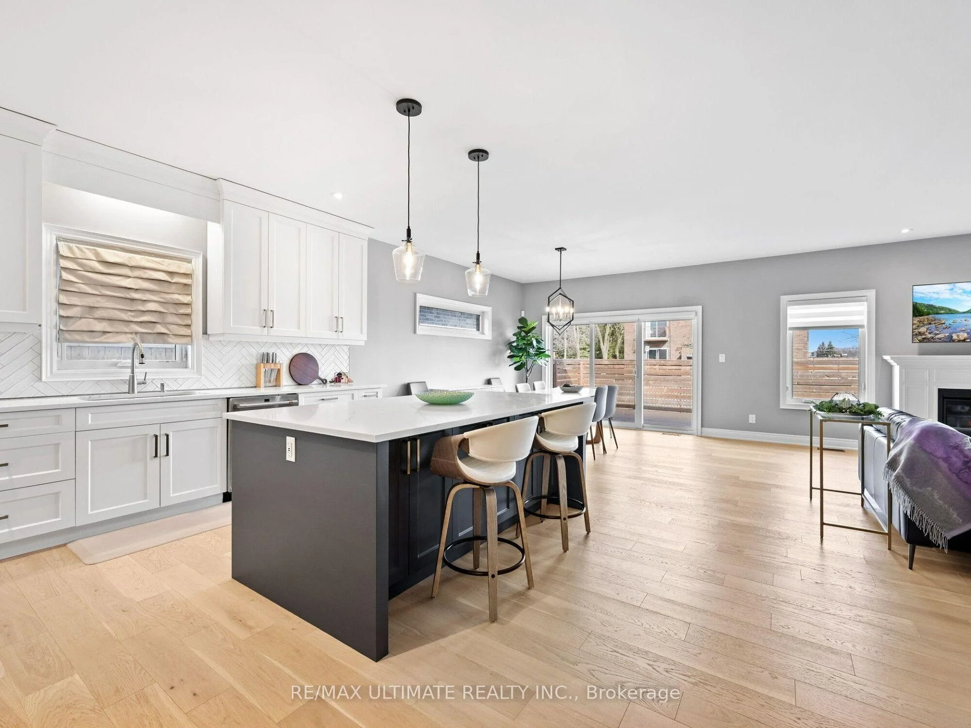 Photo of Unit 2, 4257 Montrose Road