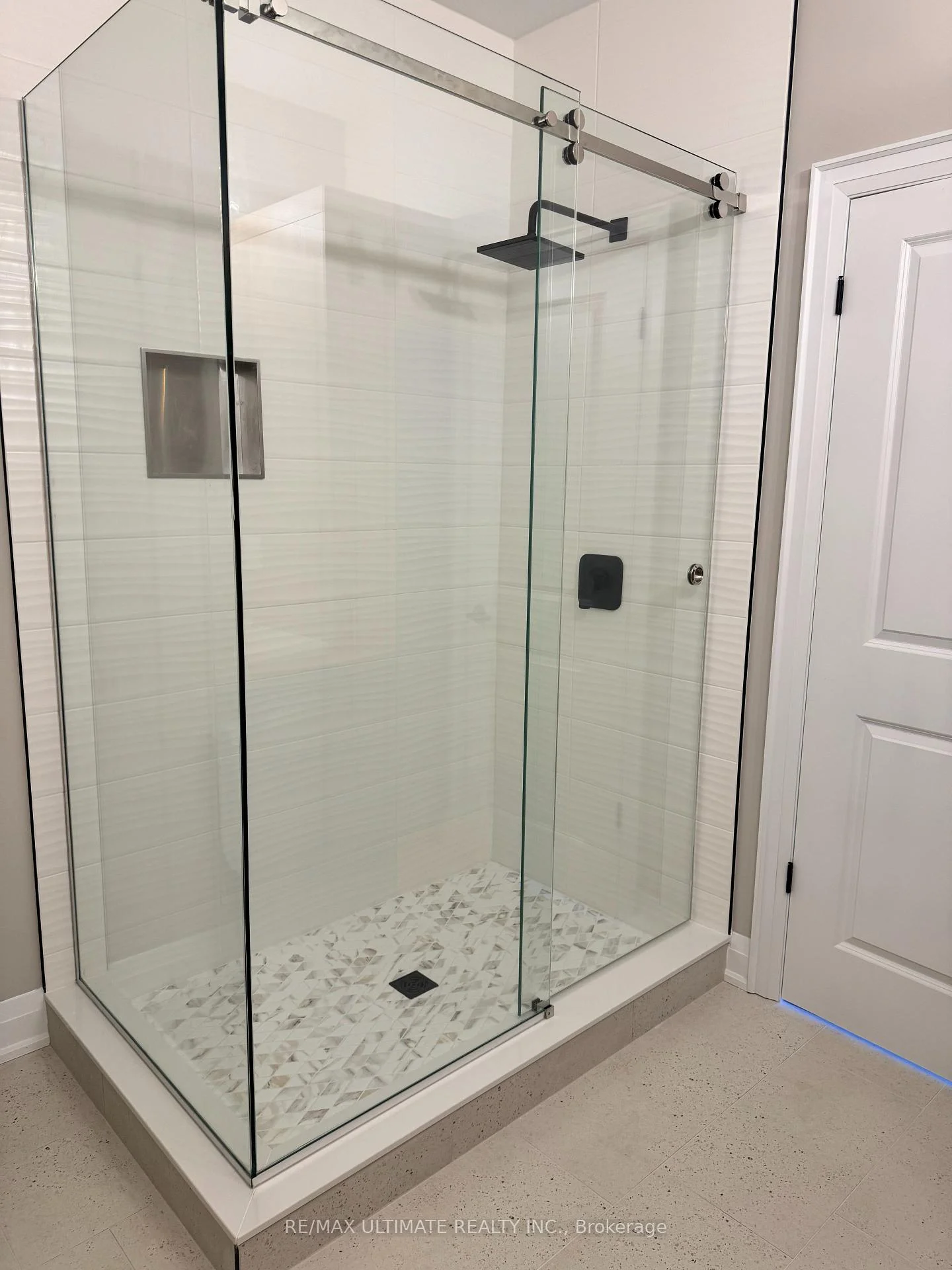 Photo 20 of Unit 2, 4257 Montrose Road, Niagara Falls, Ascot — HOMEH
