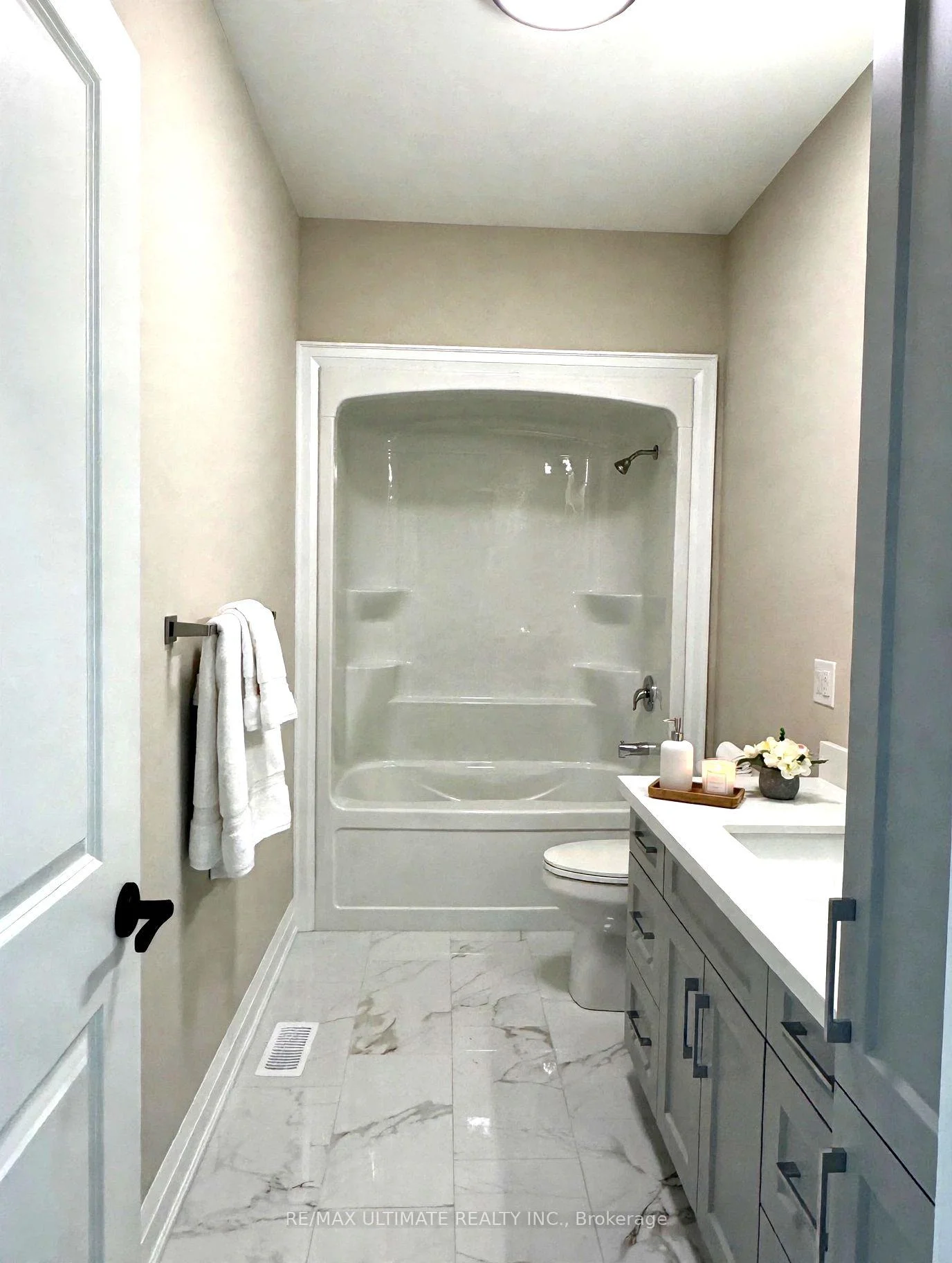 Photo 22 of Unit 2, 4257 Montrose Road, Niagara Falls, Ascot — HOMEH