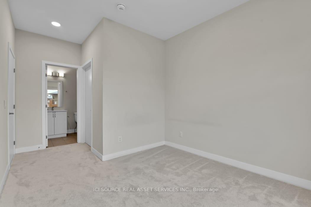 Photo 23 of Unit E, 4 Victor Street E, Ottawa, Stittsville (Central) — HOMEH