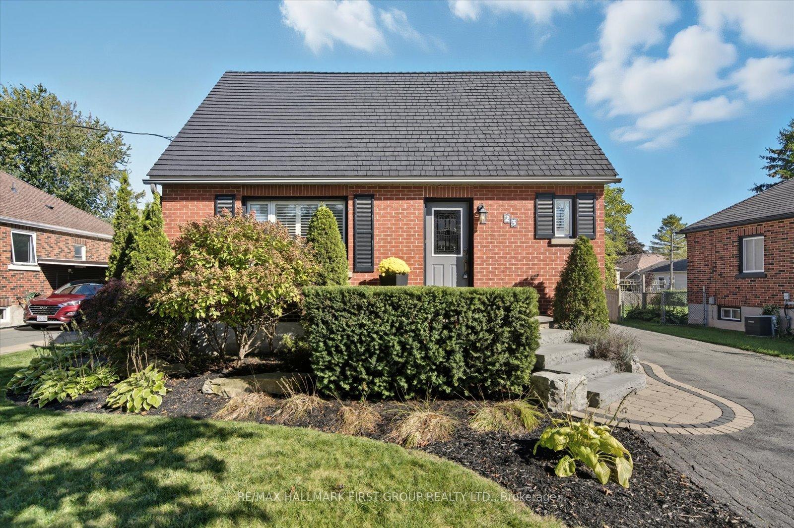Photo 2 of 23 Flett Street, Clarington, Bowmanville — HOMEH