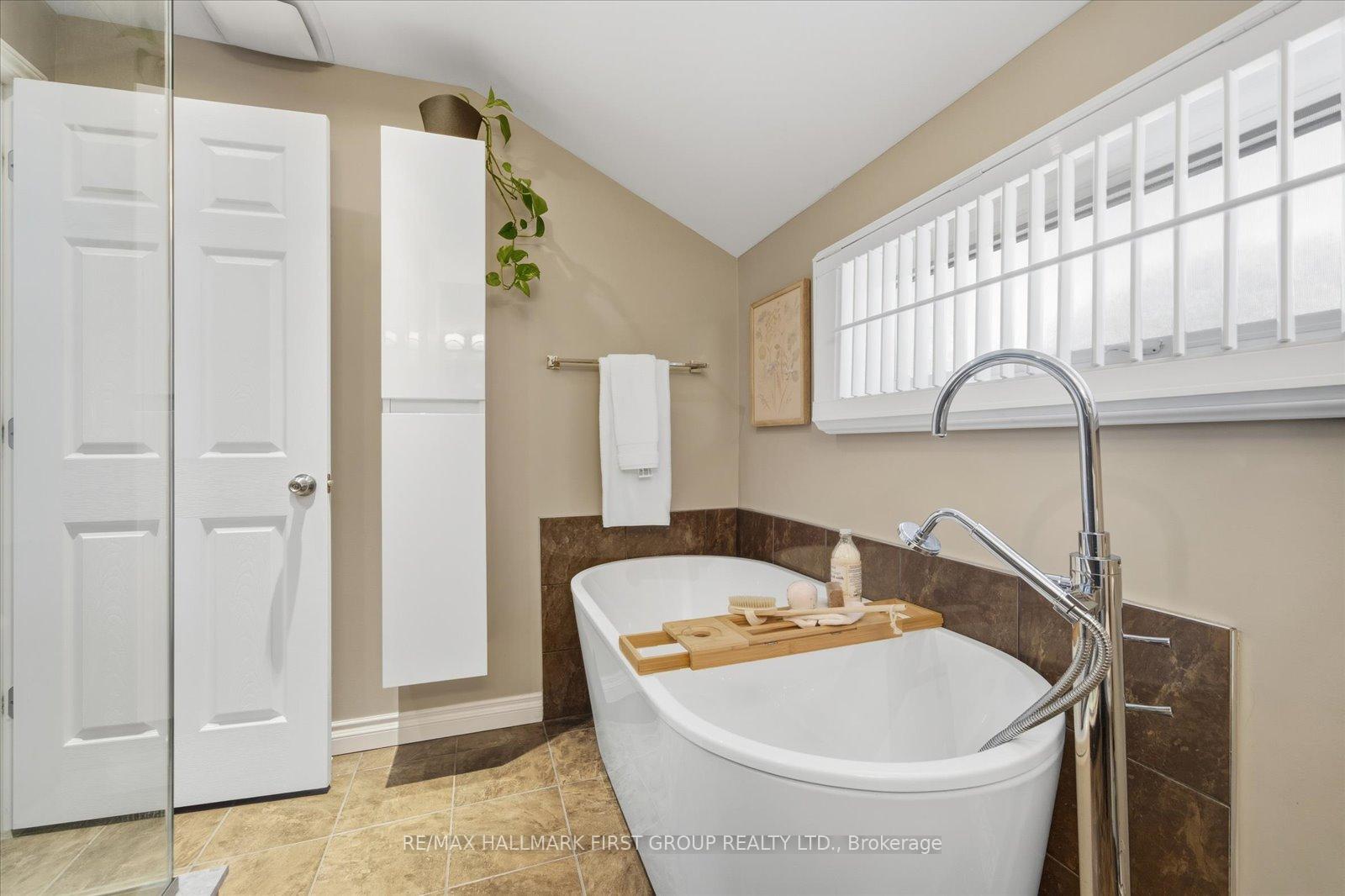 Photo 17 of 23 Flett Street, Clarington, Bowmanville — HOMEH