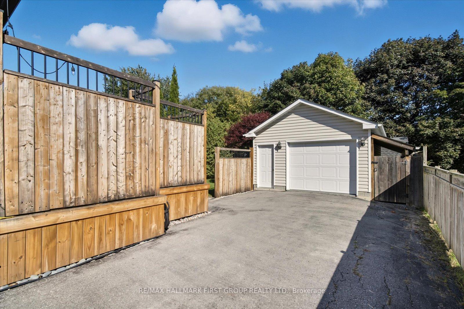 Photo 29 of 23 Flett Street, Clarington, Bowmanville — HOMEH