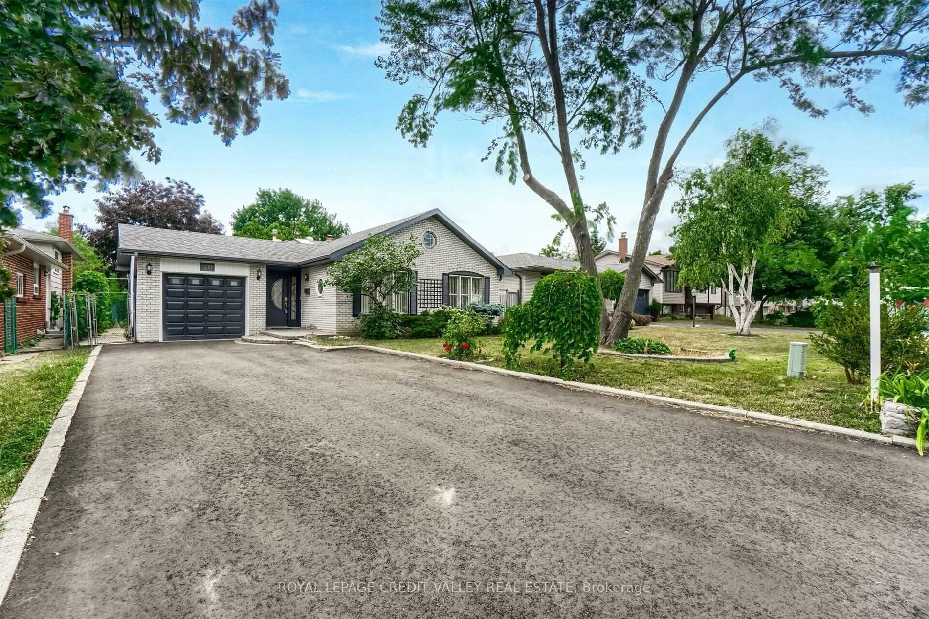 Front of 20 Glenforest Road