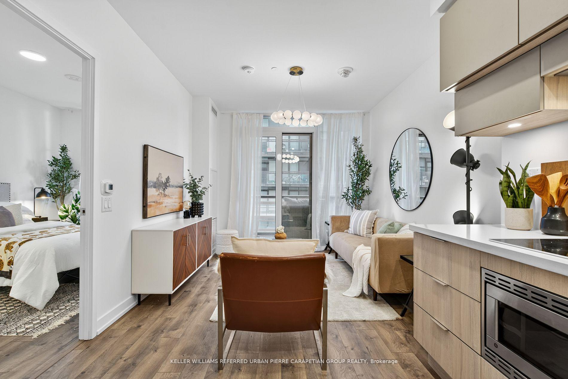 Photo 2 of Unit 408, 39 Roehampton Avenue, Toronto, Mount Pleasant West — HOMEH