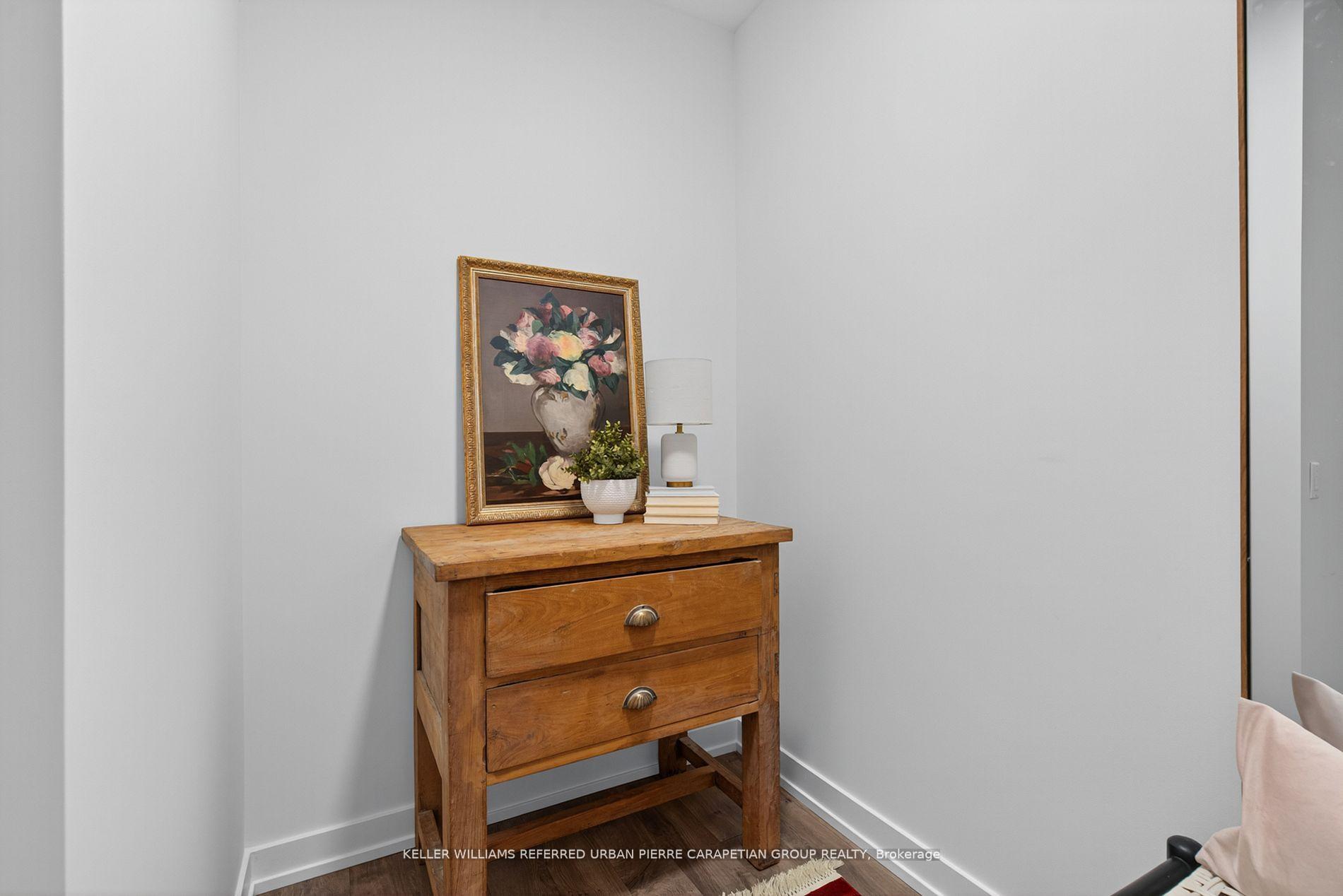 Photo 4 of Unit 408, 39 Roehampton Avenue, Toronto, Mount Pleasant West — HOMEH