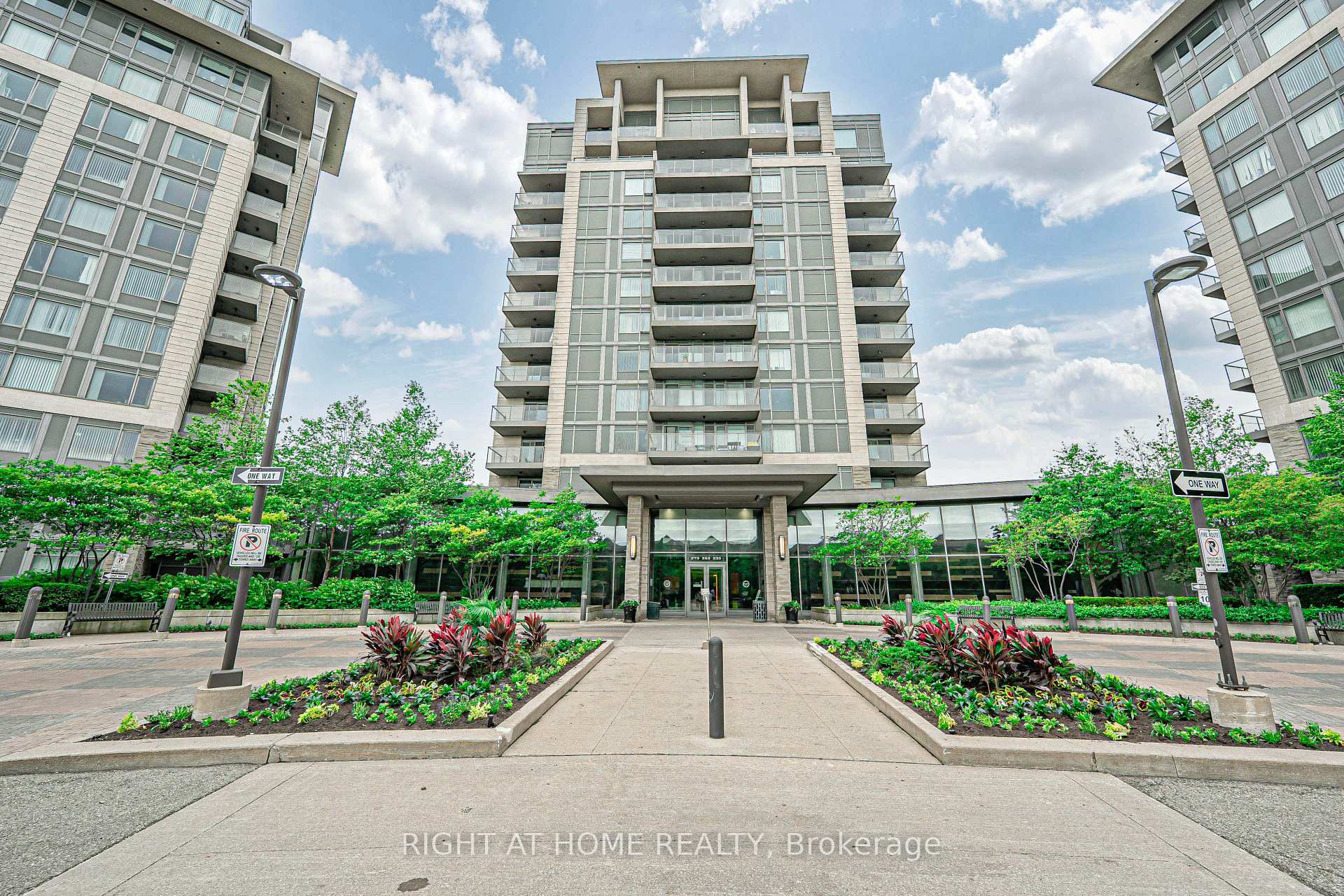 Photo 1 of Unit 809, 273 South Park Road, Markham, Commerce Valley — HOMEH