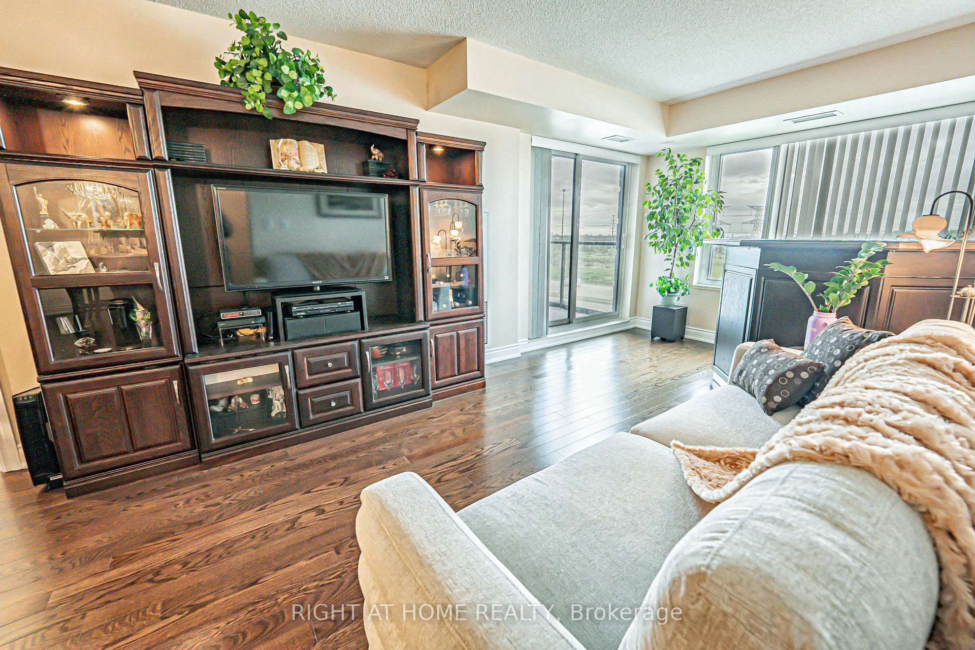 Photo 18 of Unit 809, 273 South Park Road, Markham, Commerce Valley — HOMEH
