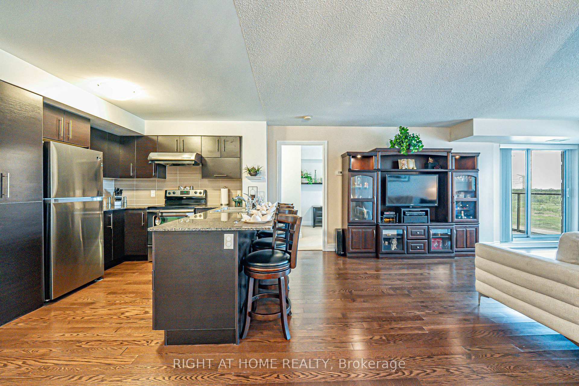 Photo 7 of Unit 809, 273 South Park Road, Markham, Commerce Valley — HOMEH
