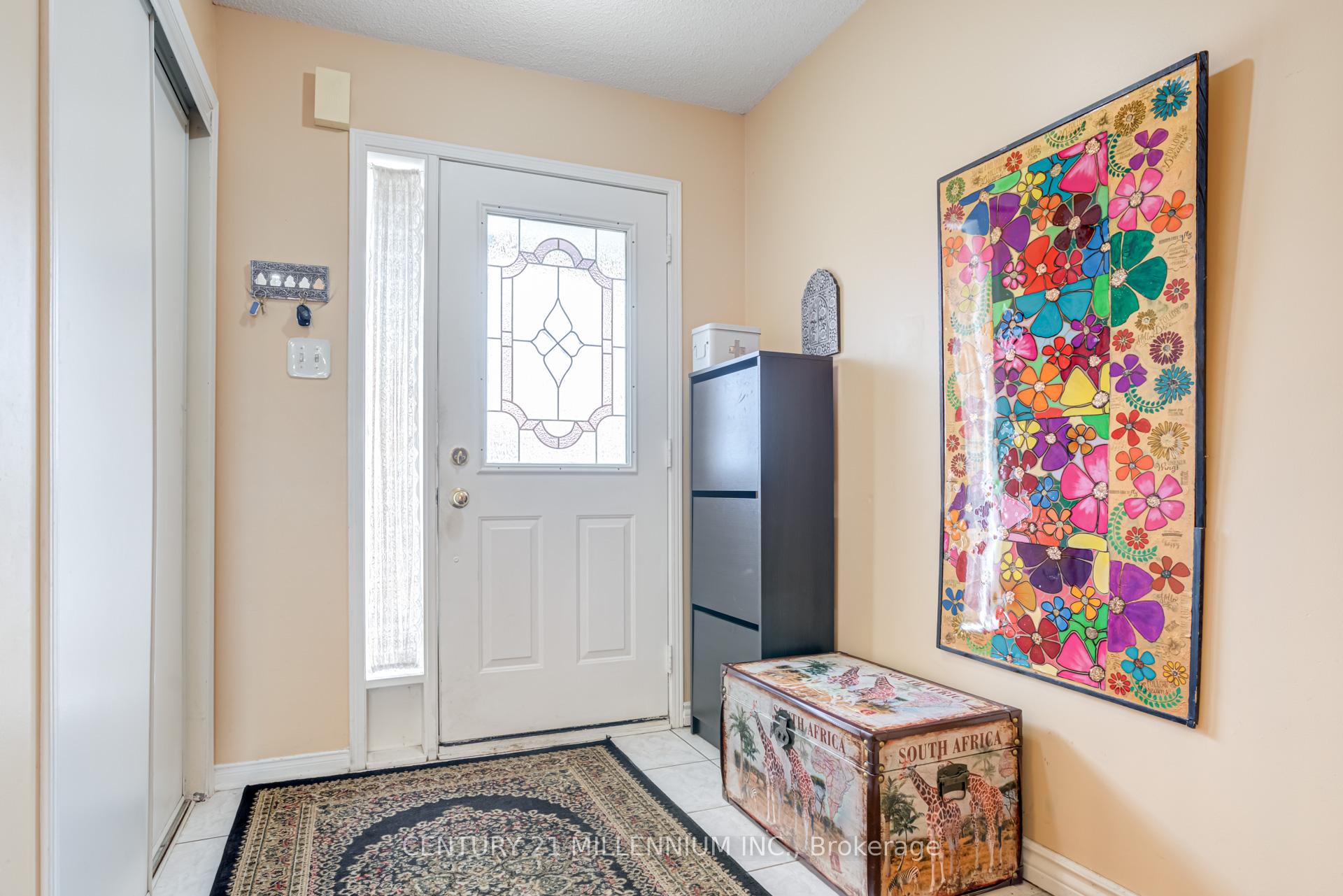 Photo 4 of Unit 2, 200 Cresthaven Road, Brampton, Snelgrove — HOMEH