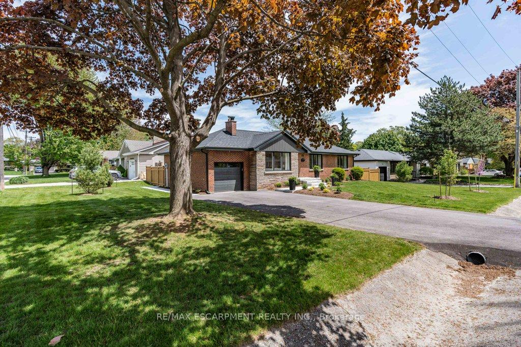 Photo 2 of 877 Condor Drive, Burlington, LaSalle — HOMEH