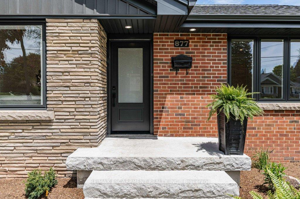 Photo 5 of 877 Condor Drive, Burlington, LaSalle — HOMEH