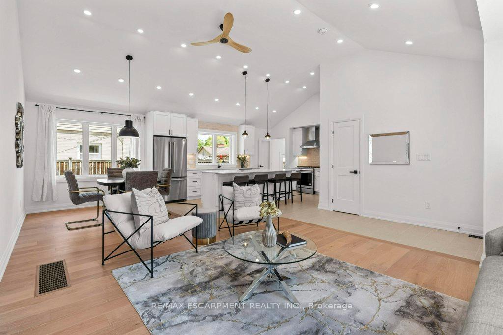 Photo 9 of 877 Condor Drive, Burlington, LaSalle — HOMEH
