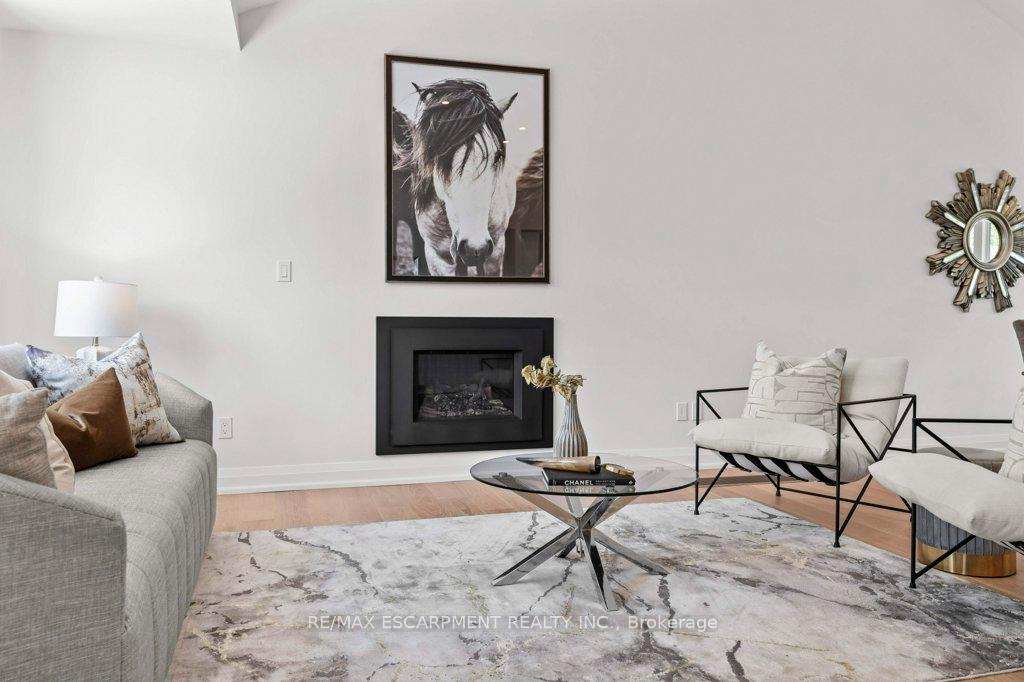 Photo 10 of 877 Condor Drive, Burlington, LaSalle — HOMEH